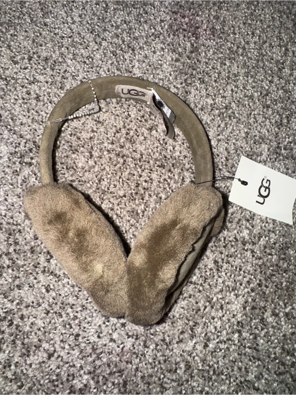 UGG Plush Over-Ear earmuff in Chestnut
